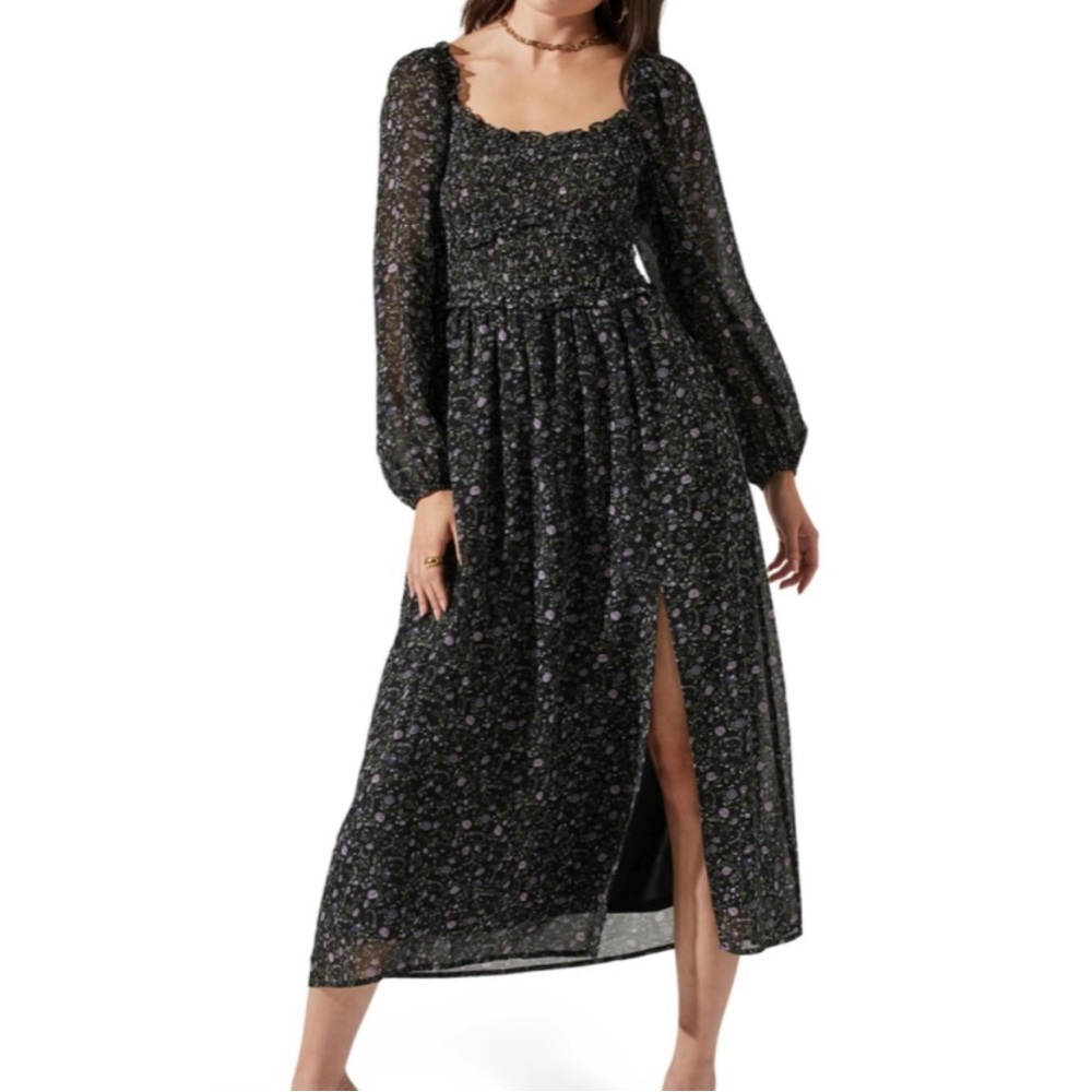 ASTR‎ The Label Floral smocked Long Sleeve Midi Dress Black Purple Size M